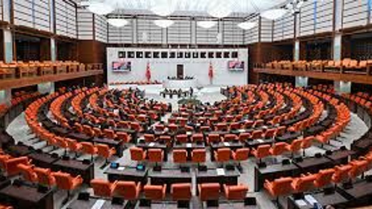 Meclis'te fon krizi tartışması: Oturuma ara verildi