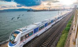 1 Mayıs Perşembe İzmir İZBAN tren saatleri ve durak bilgisi
