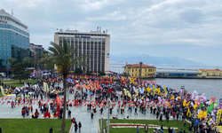 İzmir 1 Mayıs İşçi Bayramını büyük bir coşkuyla kutladı