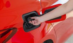 İzmir’de akaryakıt fiyatları sabit kaldı: 6 Mayıs 2025 benzin, motorin ve LPG fiyatları