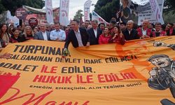 İzmir'in CHP'li vekilleri 1 Mayıs'ta emekçileri yalnız bırakmadı