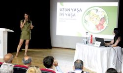 Uzman Diyetisyen Pehlivan Bayraklı'da doğru beslenmeyi anlattı
