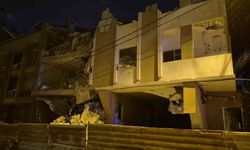 Avcılar’da kentsel dönüşüm kapsamında yıkımına başlanan bina böyle çöktü