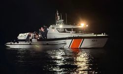 Çanakkale’de 18 kaçak göçmen ile 1 insan kaçakçısı yakalandı
