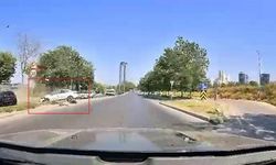Direksiyon hakimiyetini kaybeden sürücü refüje çıkarak durabildi