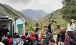 Hakkari’de dağdan düşen yaralı şahıs kurtarıldı