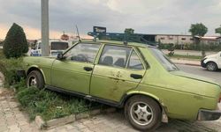 Karaman’da direğe çarpan otomobilin sürücüsü kazayı yara almadan atlattı