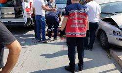 Kontrolden çıkan otomobil, elektrik direğine çarptı: 1 yaralı