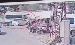 Otomobille çarpışan minibüs dereye uçtu, o anlar kamerada