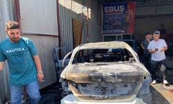 Tamir atölyesindeki otomobilde çıkan yangında iş yeri ve 2 araç zarar gördü