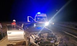 Çorum’da iki otomobil kafa kafaya çarpıştı: 4 yaralı