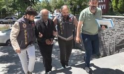 Eşini bıçaklayan koca, adliyeye getirildi