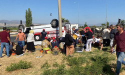 Alaşehir’de ambulans kazası güvenlik kameralarına yansıdı