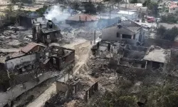 Alevlerin sardığı köyde kayıplar büyük!