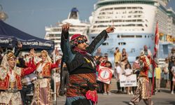 Kuşadası'nda 30 Ağustos coşku ile kutlandı