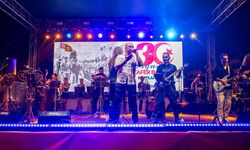 ‘Musa Göçmen ve Senforock’ orkestrası konseri ile zirve yaptı