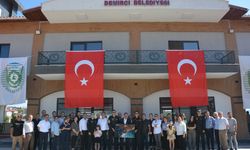 SOLOTÜRK ekibi Demirci Belediyesini ziyaret etti