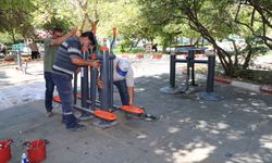Turgutlu Belediyesi çocuklara yeni oyun alanları oluşturuyor
