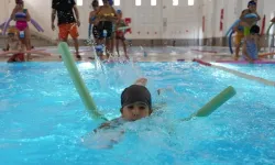 Denizli’de miniklere ücretsiz yüzme kursu