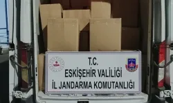 Eskişehir’de Minibüs ve Depoda 1 Tonu Aşan Kaçak Tütün Yakalandı