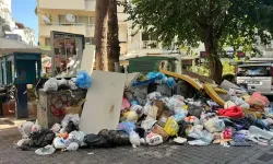 Karşıyaka’da İşçiler İş Bıraktı, İlçede Çöpler Birikti