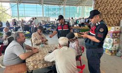 Semt pazarında vatandaşlara dolandırıcılık uyarısı