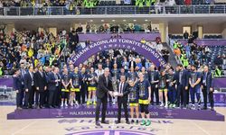 Başkan Çavuşoğlu derbi coşkusuna katıldı