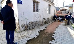 Bornova'da yol seferberliği sürüyor