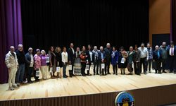 Foça Belediye Tiyatrosu Turgutlu'da perdelerini açtı