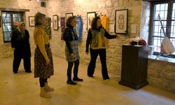 Keçenin üzerinde hat: Kuşadası'nda özgün sergi