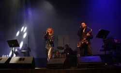 Pınar Aylin ile 90'lar gecesi özel çocuklara umut oldu