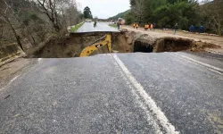 Selçuk-Ortaklar yolunda çökme: ulaşım durdu