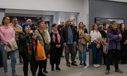 Sözcükler ve fotoğraflar ada modern'de bir araya geldi