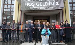 Turgutlu'da 'Üzüm Kızı' sergisi kapılarını açtı