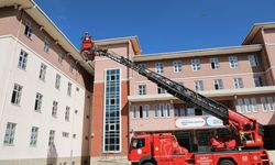 Büyükşehir'den deprem haftası'nda öğrencilere gerçeğini aratmayan tatbikat