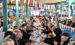 Demirci'deki iftar sofrası birlik ve bereketi aynı sofrada buluşturdu