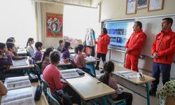 Efeler'den kahramanlarından miniklere afet eğitimi