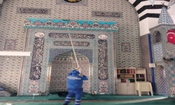 İzmir'in camilerinde bayram temizliği