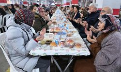 Manisa Büyükşehir Belediyesinin iftar sofrası Soma'da kuruldu