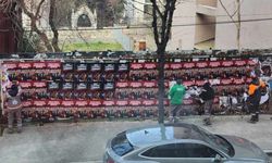 Şişli kayyumu, CHP afişlerini söktürdü