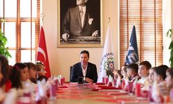 23 Nisan'da anlamlı devir: Başkanlık Azra'ya emanet