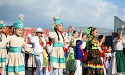 9 ülkenin çocukları aynı sahnede