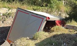 Bornova'da tır faciası: Ölü ve yaralılar