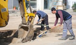 Fen İşleri ekiplerinden ilçe genelinde yoğun mesai