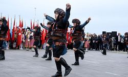 Kuşadası'nda 23 Nisan coşkuyla kutlandı