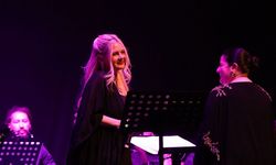 Muğla'da Nostalji Rüzgârı: 70'ler ve 80'lerin film müzikleri büyüledi