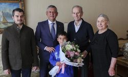 Özgür Özel'den Selvi'ye geçmiş olsun ziyareti