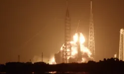 Blue Origin roketi test sırasında patladı