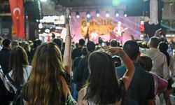 Bornova'da dopdolu 19 Mayıs