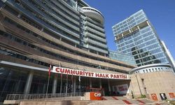 CHP Genel Merkez'de 18 kişi işten çıkarıldı